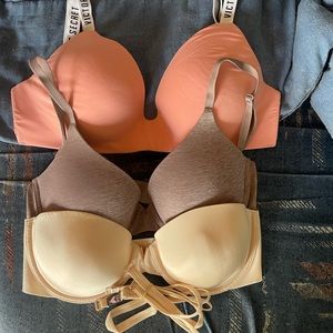 Victoria Secret Uplift No Wire Bra Lot sz 32D